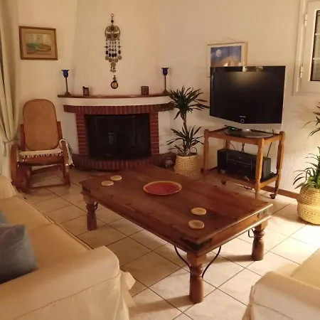 펜션 Votsalo Summer House By The 포르토헬리